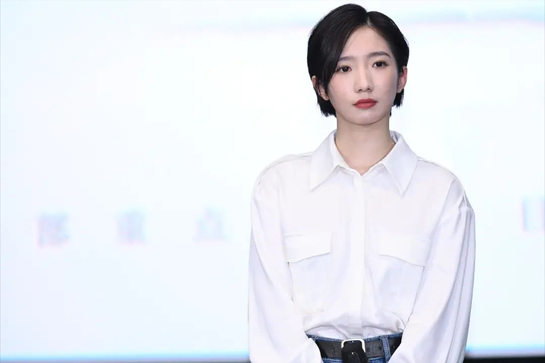 杨幂|劈叉女星提防前夫？杨幂的资源没人抢？孟美岐谈演短道速滑运动员