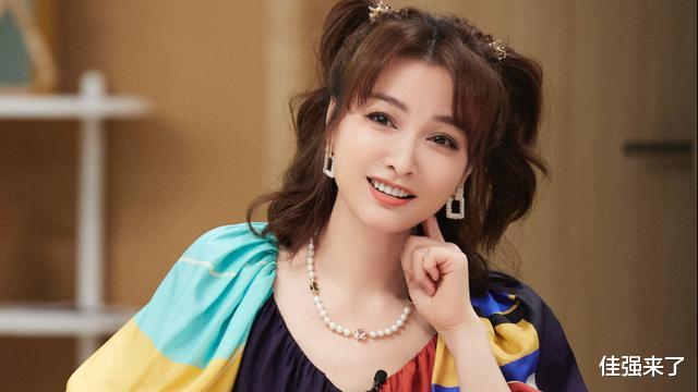 谢娜|谢娜官宣话剧新作，快乐家族4人步入新赛道，只有1人还在原地停留