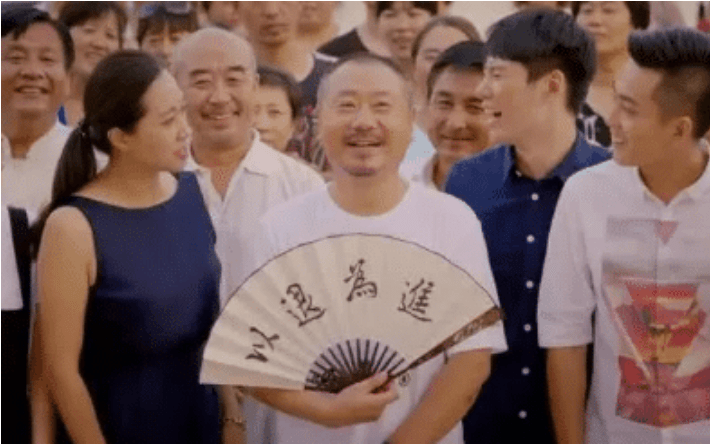 范伟|57岁范伟的媳妇，原来是我们熟悉的她，难怪范伟会离开赵本山