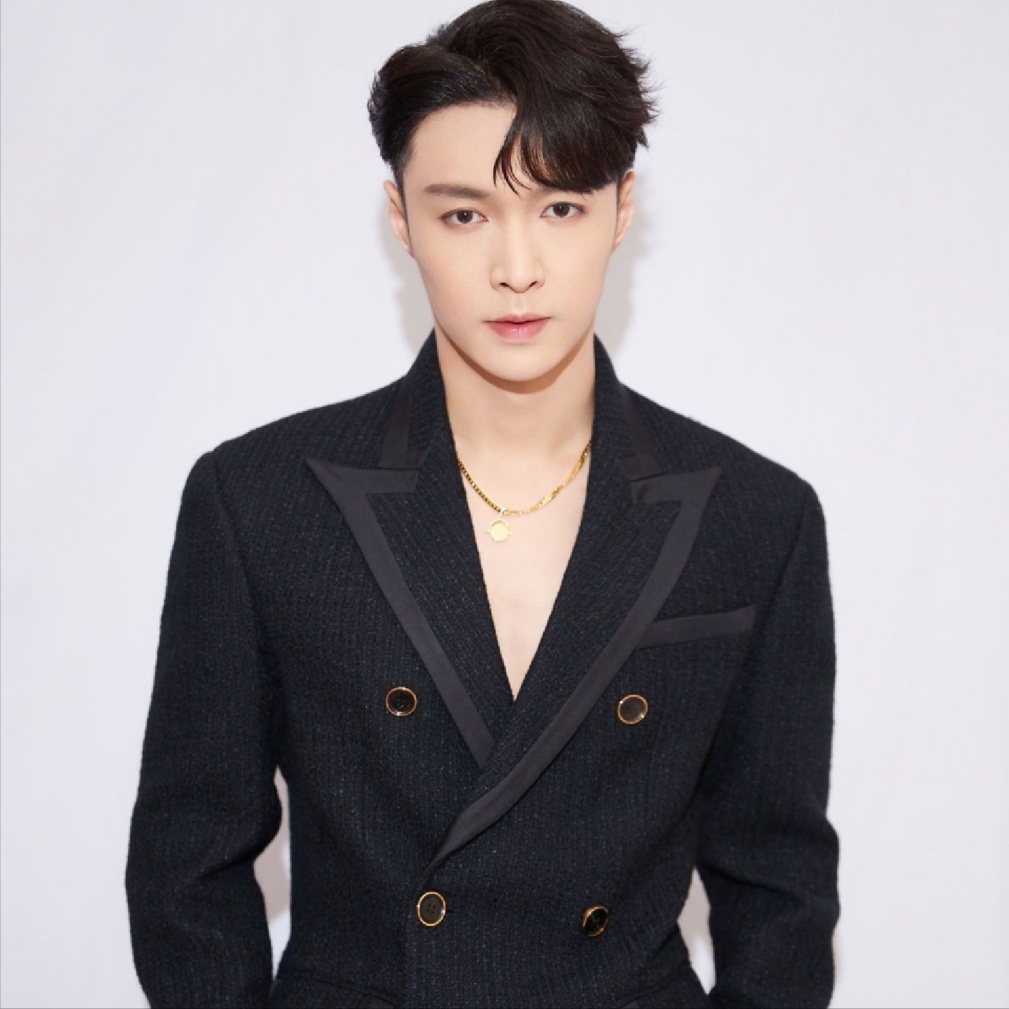 张艺兴|张艺兴主演新剧定档，雷佳音袁泉领衔主演，又是一部爆款预定