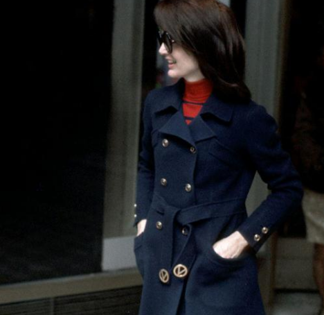 杰奎琳|杰奎琳:20多岁嫁给肯尼迪,30多岁就遭嫌弃,拿着几千万优雅转身