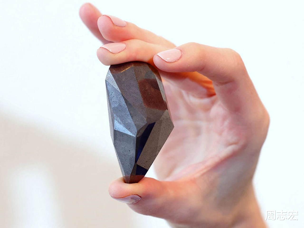 一颗黑钻石开价4300万，因为它是落到地球的陨石？