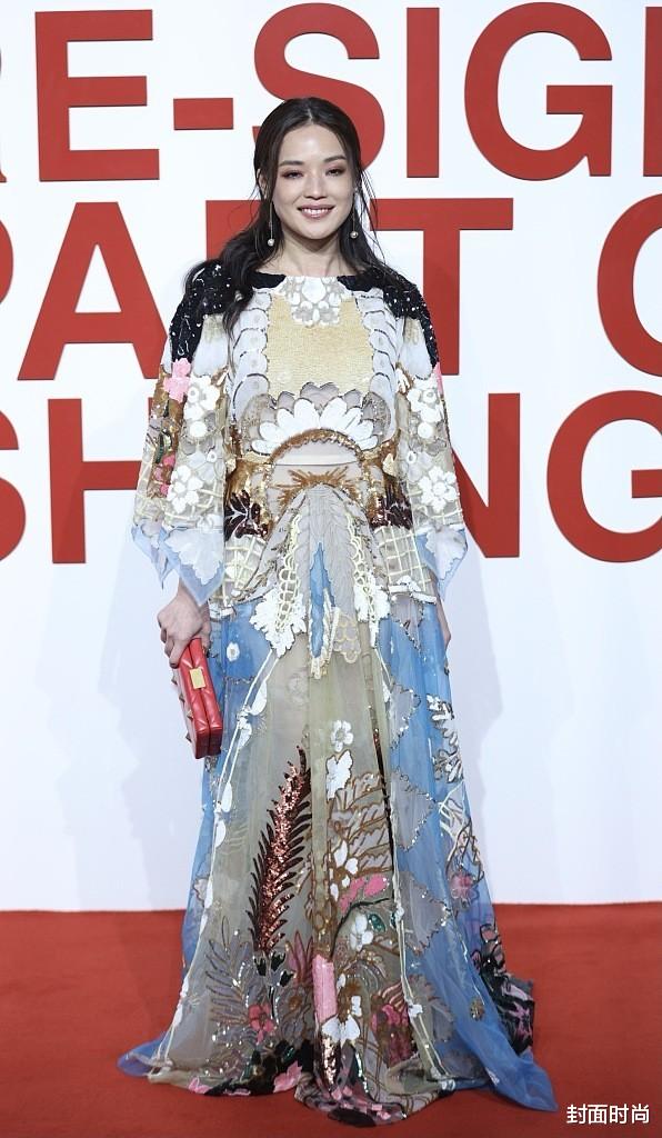 舒淇|刘雯舒淇秦岚都穿印花，看出模特和演员的差别，有气场才够高级