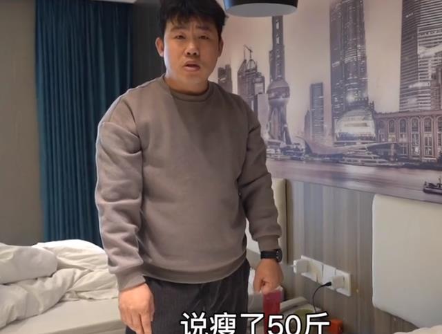 蔬菜 网红胖猴仔现状曝光,屋内藏满零食,老板调侃像胖了50斤