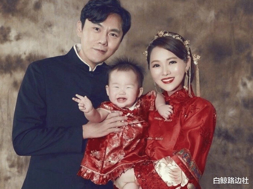 秦昊|秦昊和女儿豪宅内共舞，5岁米粒大长腿瞩目，脸型酷似母亲伊能静