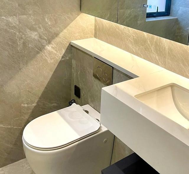 越来越多人不装传统马桶,选择这3种设计,卫生间干净还显得高级