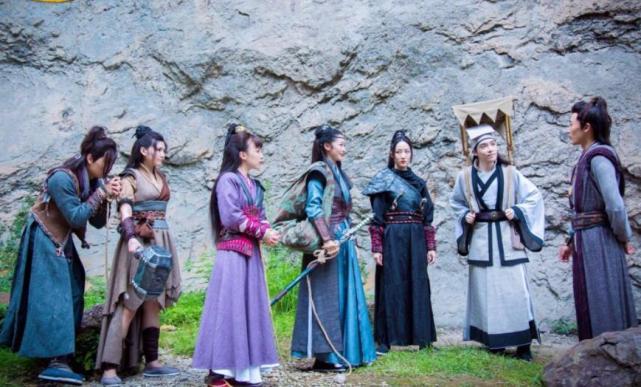 美人镖局|《美人镖局》上映,菜鸟女镖师扎堆闯江湖,护镖万里路腥风血雨