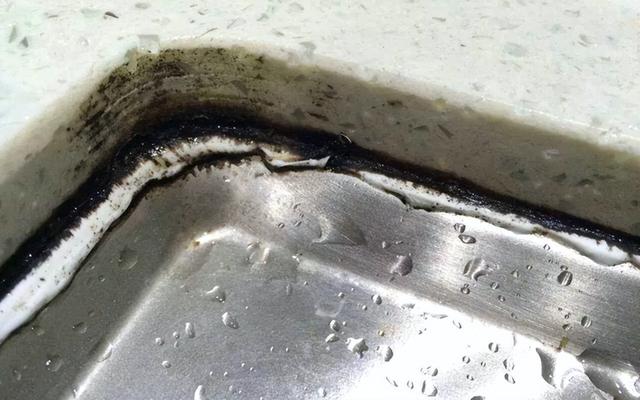 建议:厨房里不起眼的“危险品”,基本每个家庭都有,该扔就扔!