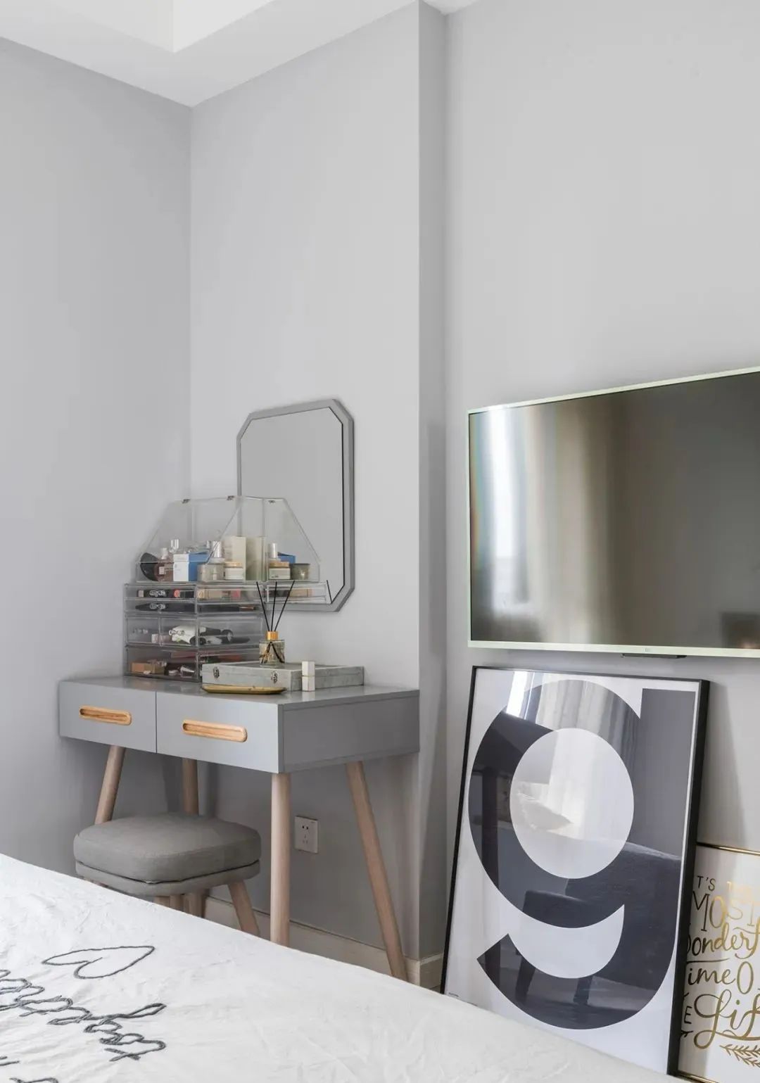 90平方不到三居室,现代北欧风,轻巧但不轻浮,简直不要太美了!