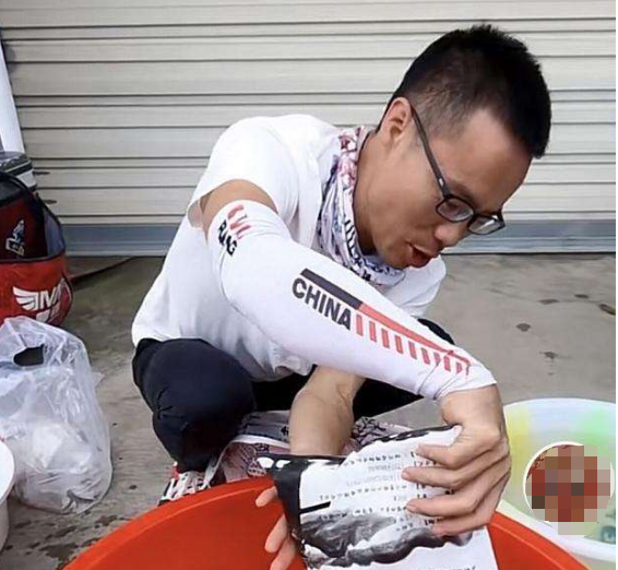 |曾晖一年积分暴涨8000,竞技钓鱼圈闻名,最终成名却靠的是拉丝粉