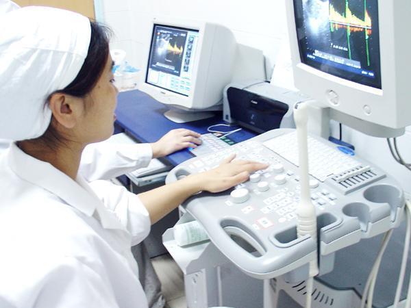 女子“怀孕”3个月,B超显示腹中没有胎儿,孕妇大哭医生却笑了