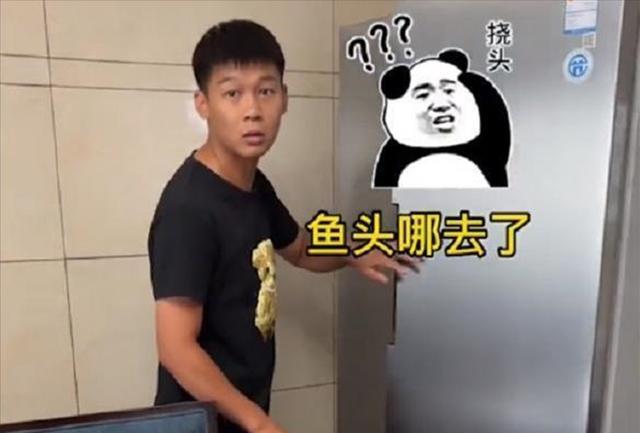 小伙提着30斤的大鱼挣表现,准岳母一番神操作,气得当场鼻血直流