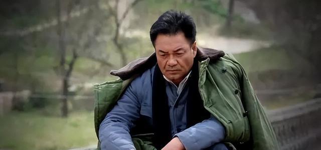 田福军|《平凡的世界》亲手把女儿送上“战场”的田福军,才是狠角色