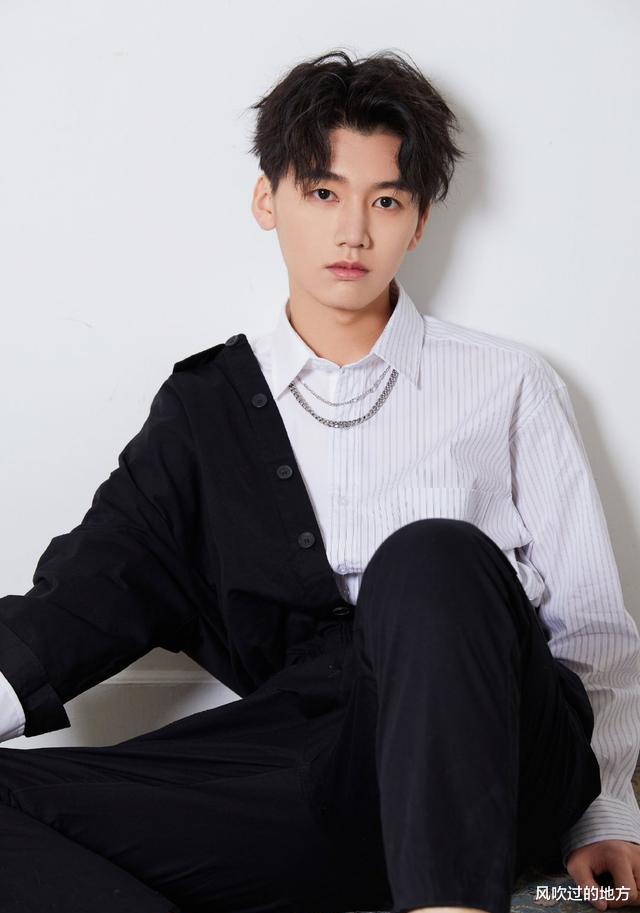 于正|于正说他是“北电校草”，演过《延禧攻略》，和张子枫还是同学