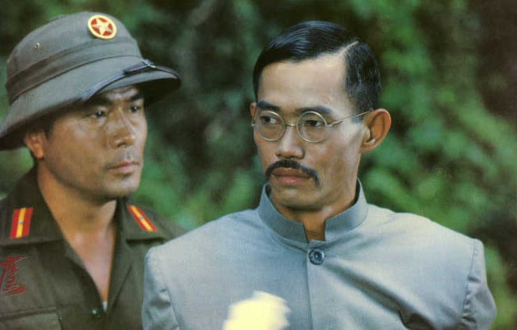 成龙|为什么“洪家班”捧红了一群人，“成家班”只捧红了成龙自己？