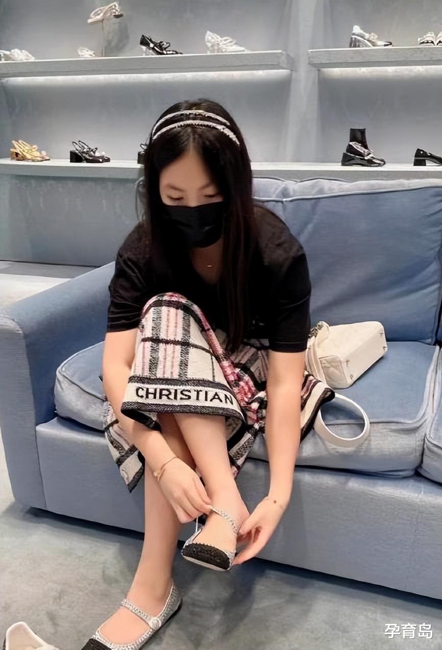 王诗龄 12岁王诗龄变化大：减肥2个月瘦20斤，又瘦又高颜值直线上升