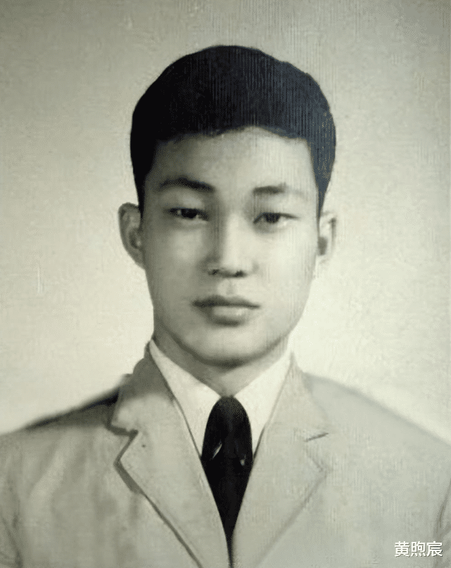 金超群|“包青天”金超群:娶初恋,妻子为他退出娱乐圈,结婚35年无绯闻