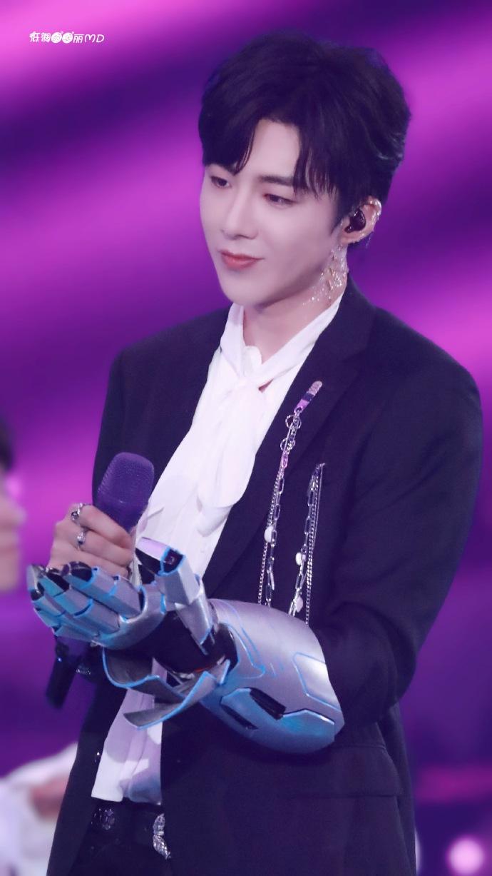 刘涛|44岁刘涛与小12岁小鲜肉演情侣！男方高大威猛，侧脸略像蔡徐坤