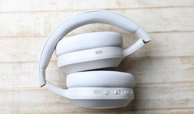 AMD|实测:NOKIAE1200ANC降噪耳机,耳罩佩戴舒适,支持有线连接