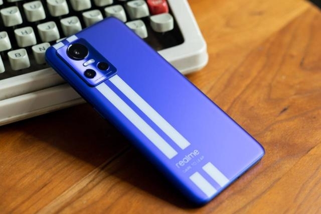 抖音|?2500元预算,口碑公认最好的三款手机,一款12GB+512GB