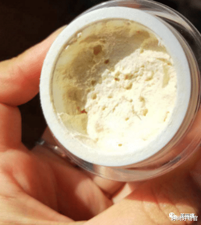 化妆 “坚持素颜”和“坚持化妆”，皮肤到底有何区别？1年后你就懂了
