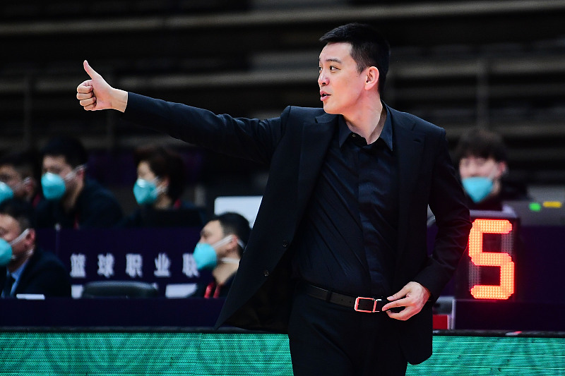 杨鸣|15分钟狂轰14+11+4！208CM高塔轰出辽宁最佳一战，值得杨鸣信任