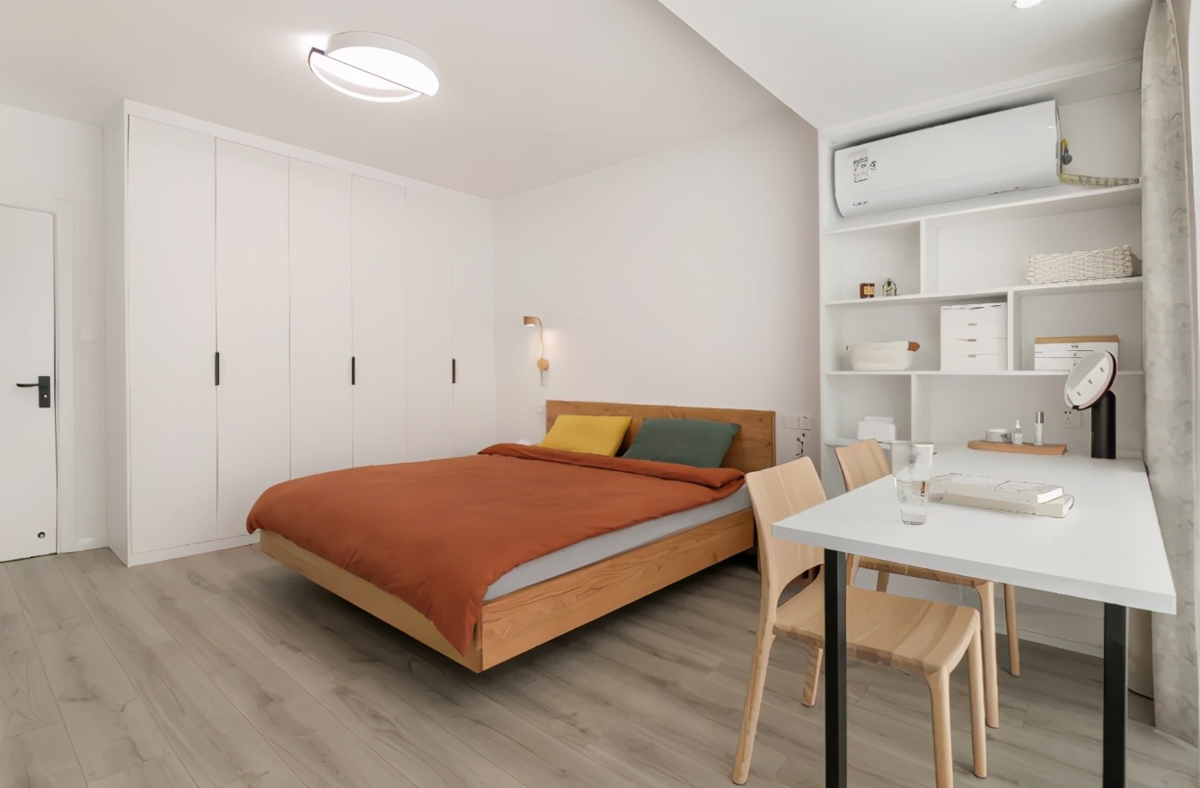 全屋打柜子，日子久了显压抑，不如只在这5处打柜子，够用又整洁