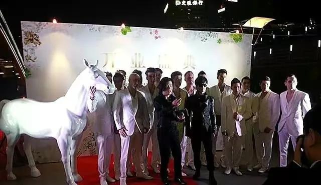 ?送男模28万现金和奥迪的富婆,怎样了?