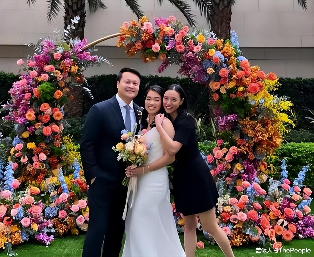 潘粤明|娱圈动静48小时有点大！世纪和解、名导选妃、携三女度假…有人喜有人忧