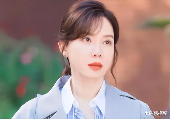 陈数|难怪被称为“洗洁精”,陈数穿花又戴金,却不艳俗,气质没法装