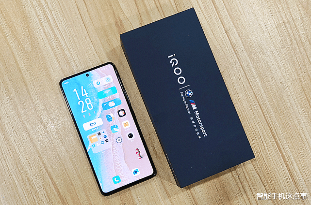 iqoo10|iQOO 10系列：部分版本已售罄，机型评价也已出炉！