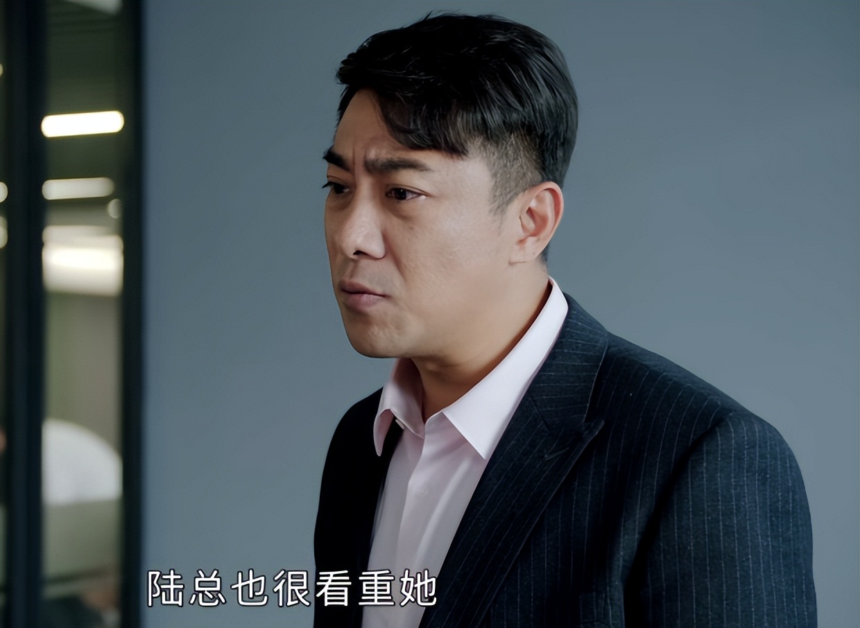 白冰|难怪《总监》大火！演员学历一个比一个狠，白冰更是让人意外