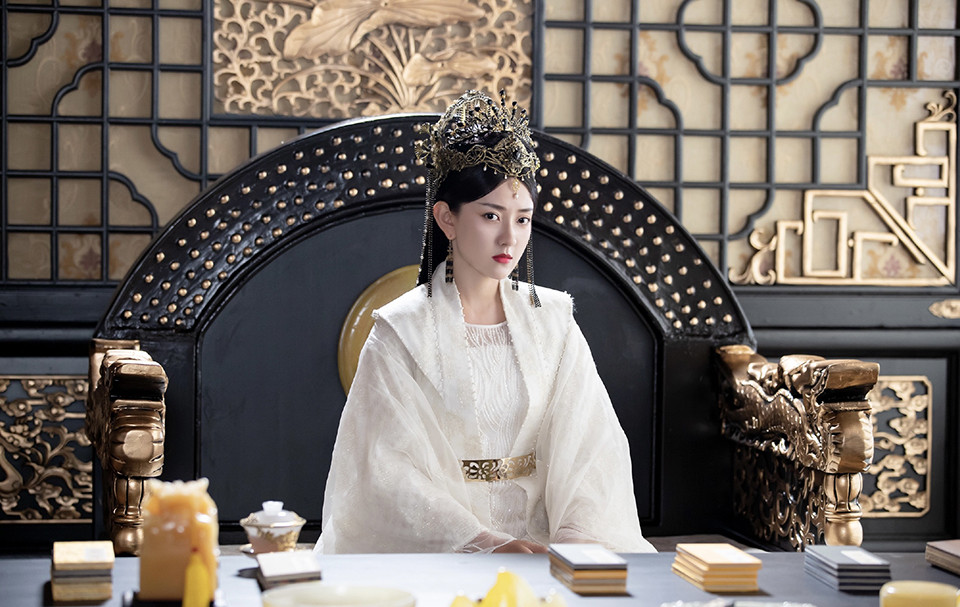 古装剧|古装剧8位女星演「女帝」！赵露思《且试天下》霸气外露，袁冰妍《琉璃》腹黑阴狠