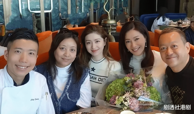 TVB|香港名模再婚成TVB主席夫人!49岁仍风韵犹存,遭前夫出轨背叛