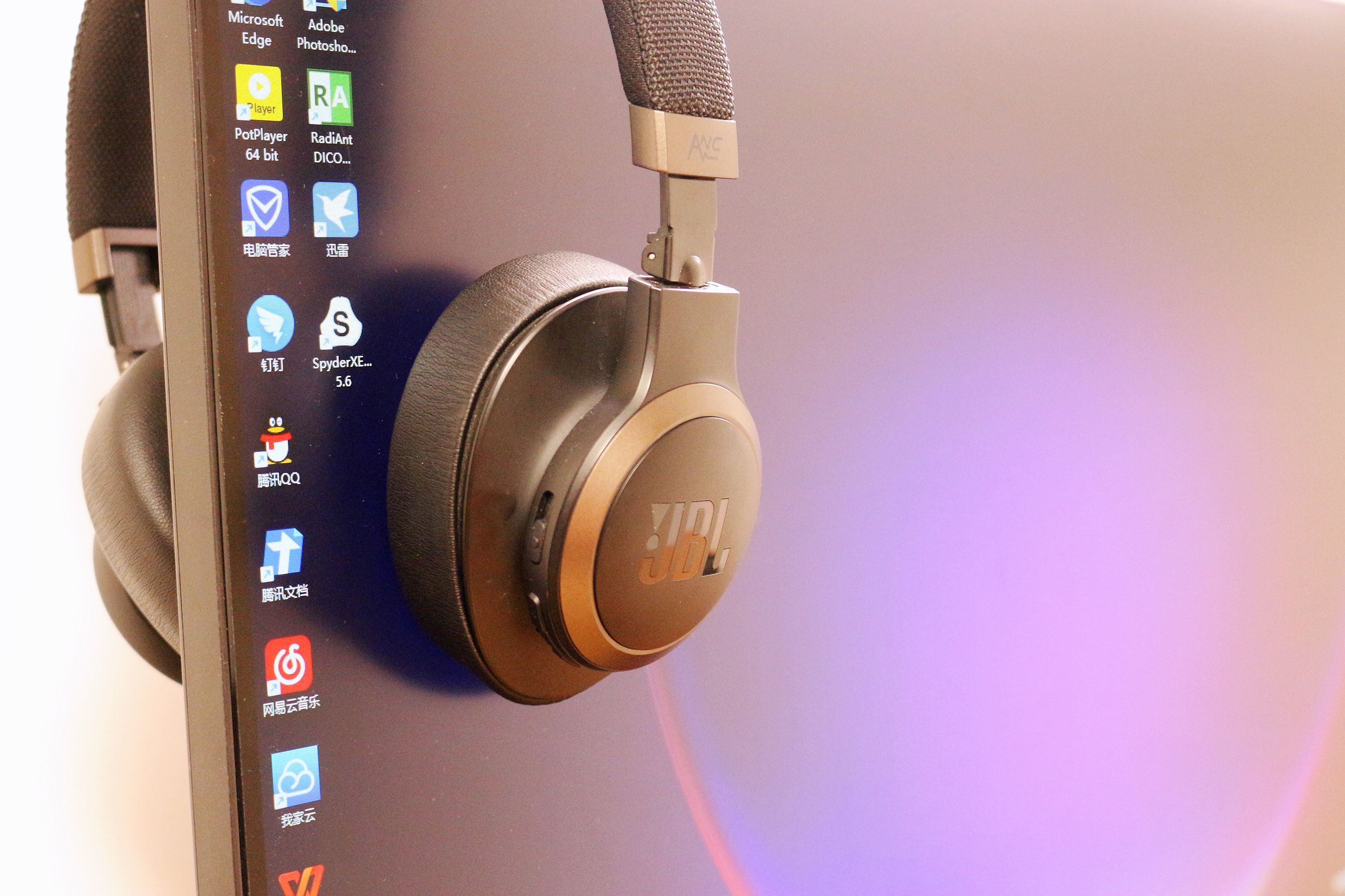 显示器|买显示器送升降支架和“扩展坞”的优派27英寸2K C口显示器实测