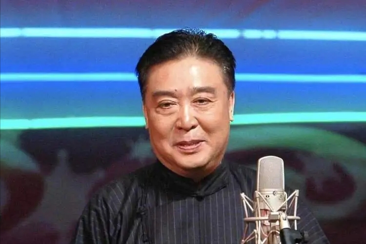 师胜杰:1天喝1斤多,不听妻子劝告戒酒,后半生让妻子黯然流泪