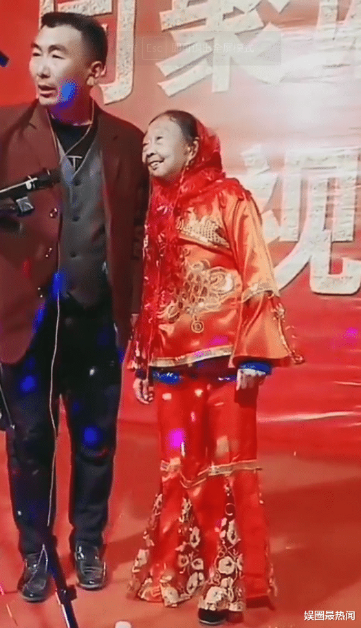 李沁|相差32岁的玉琴玉成夫妇秀恩爱，称要爱到天长地久，网友：肉麻