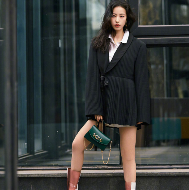 陈都灵|9位明星的身材藏着秘密:干瘪、大头、脱相都有了,一言难尽