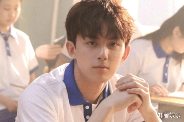 韩安冉|这届网友太严格！吴磊高中毕业照被翻出，提出的质疑犀利又无语