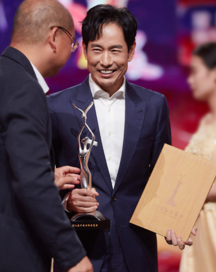 金鹰奖|金鹰奖闭幕,没请一位流量明星,爱豆不吃香了,央视成最大赢家