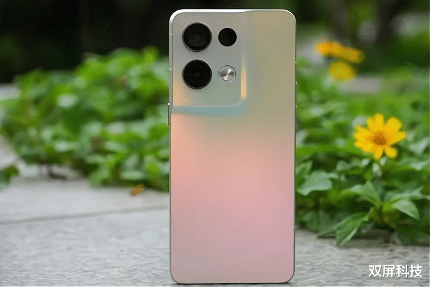 OPPO Reno8跌至1669元,80W闪充+天玑1300,36个月不卡顿
