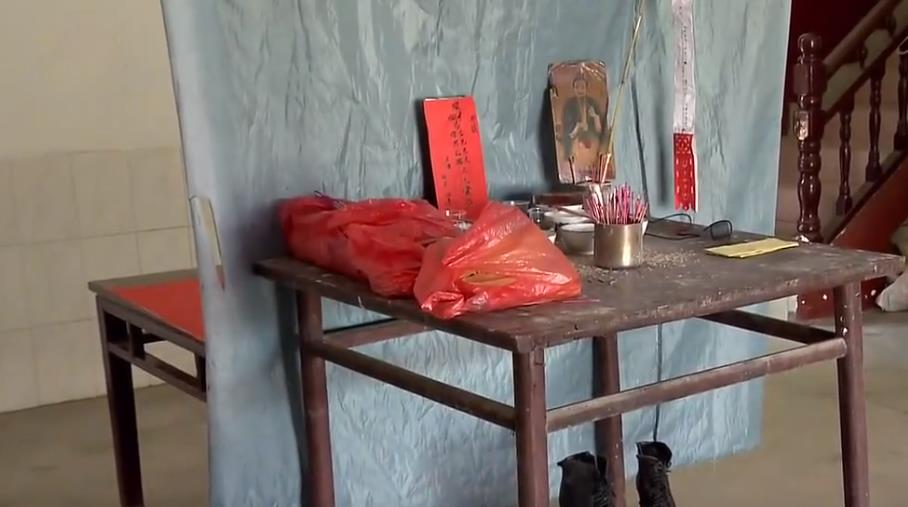 2017年湖南小伙查出绝症,不到4小时,父母先后在同一水塘跳河