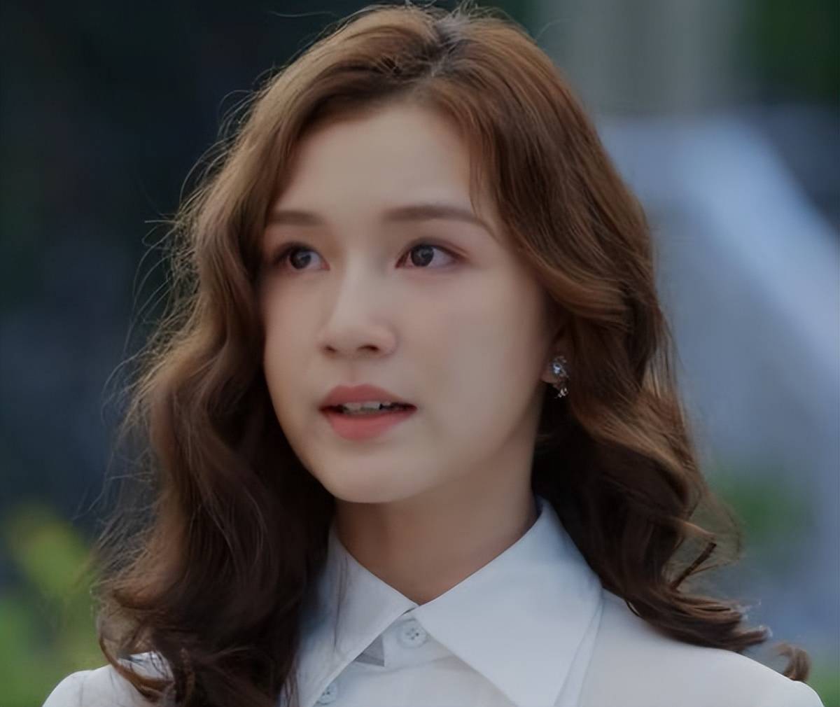 陈思诚|陈思诚有多色？漂亮空姐发视频自曝，被陈思诚“从头到脚打量”，斥责对方不礼貌