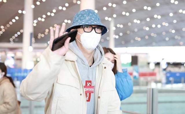 张丹峰|洪欣晒全家福为9岁女儿庆生,与张丹峰恩爱依旧,北京豪宅装修很奢华