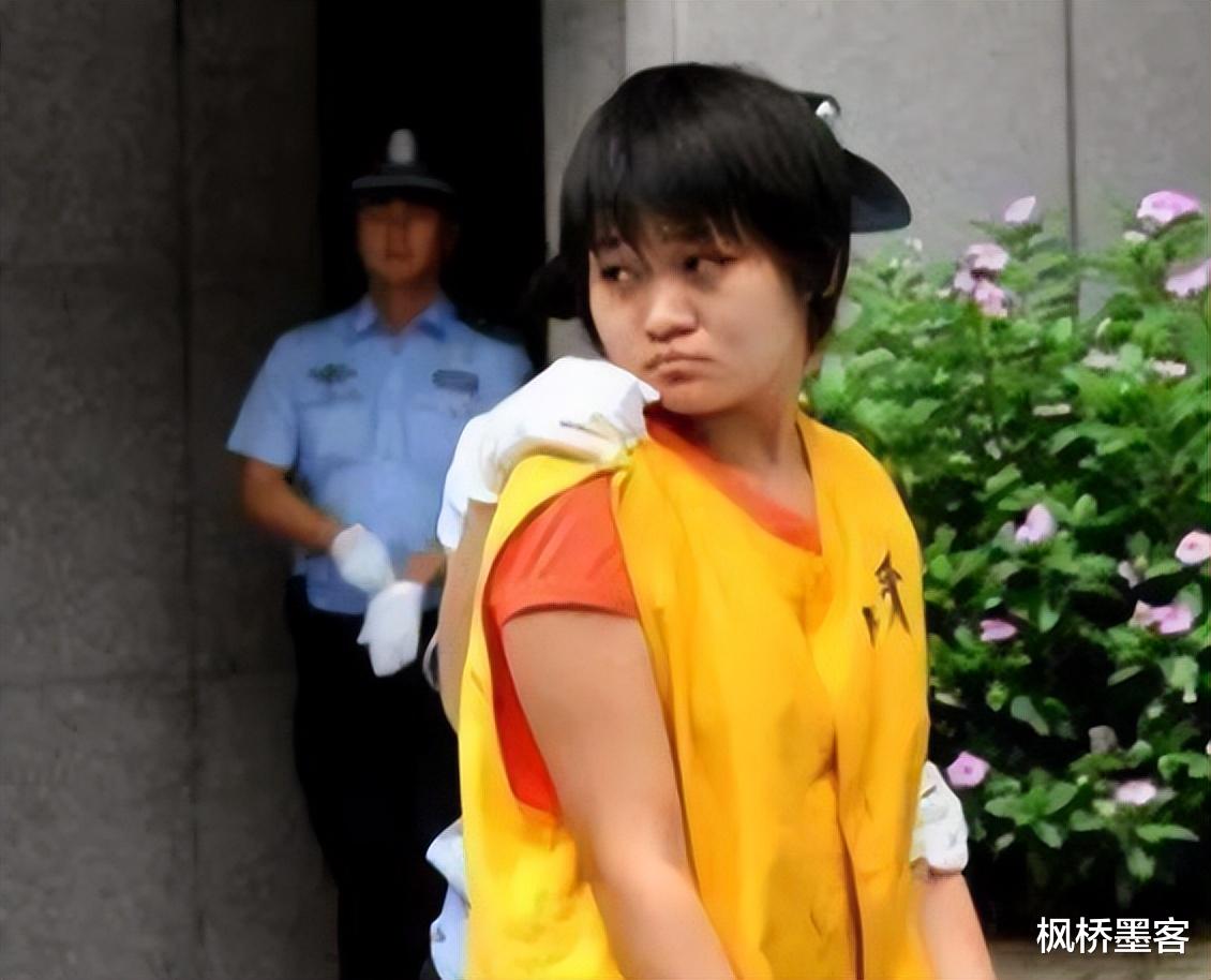 女孩|09年，广东19岁少女被捕！弑亲后淡定玩手机，直言：在帮他们解脱