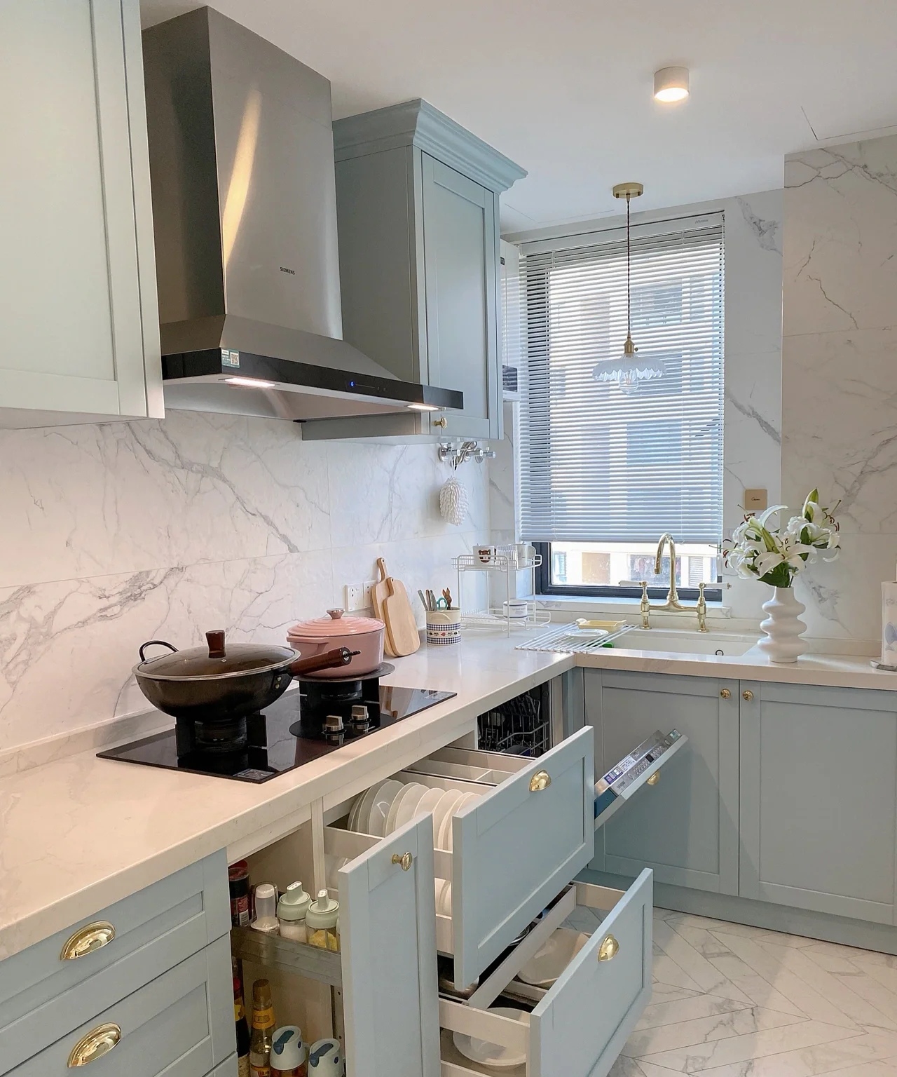 装修定制橱柜,能知道这些猫腻,柜子老板也郁闷:挣你的钱太难了