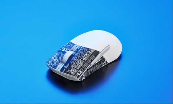 键盘|月耀初冬,惊喜纯白!这才是白色系桌搭的天花板~