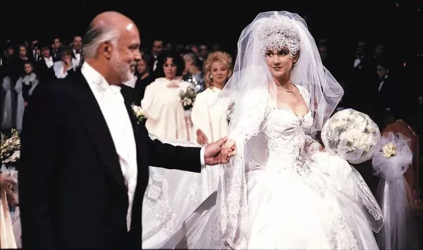 李嘉欣|54岁天后席琳迪翁病重瘫痪，暴瘦成皮包骨，本尊回应：一切都好