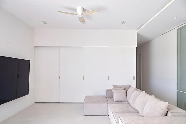 底层115㎡装出大平层效果?白+灰,清爽养眼,巧用色调装出大宅范