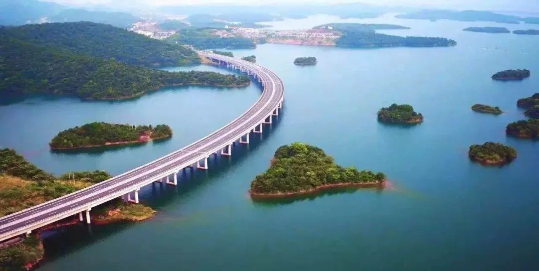 旅行|9个超适合夏天去的绝美旅行地，简直不要太安逸，挑一个安排上吧！